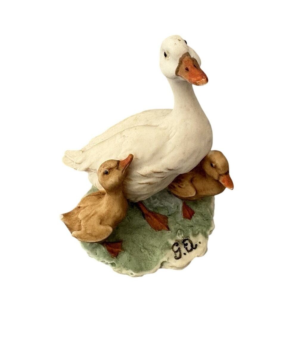 Giuseppe Armani Momma Goose With Her Gosling Babies Vintage Figurine Cottagecore